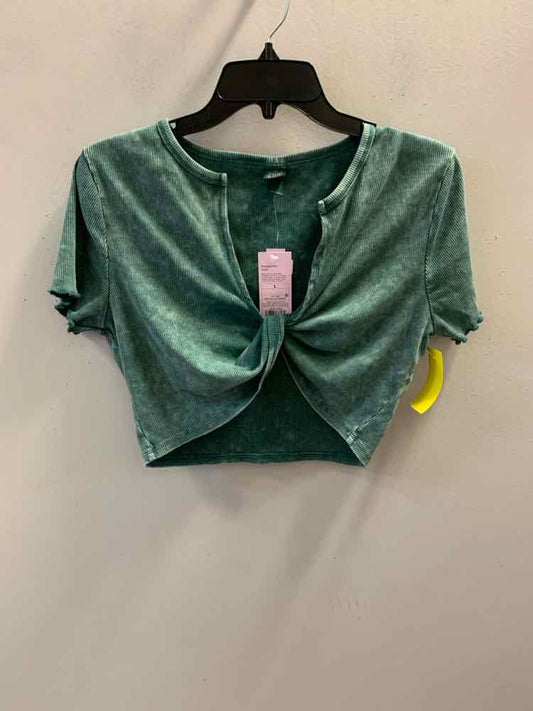NWT WILD FABLE Tops Size L Green CROP TOP