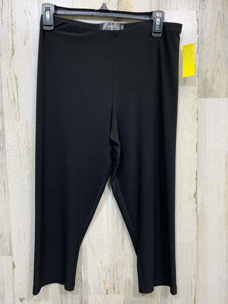 PRE-OWNED Size 8 SYMPLI BOTTOMS Black POLYESTER AND SPANDEX Solid CAPRI Pants/MI