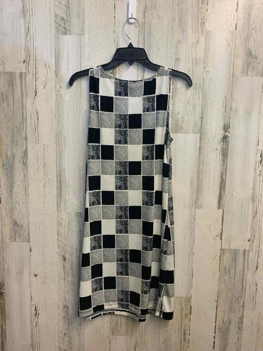 PRE-OWNED LBISSE Dresses and Skirts Size L WHT/BLK SQUARE SLEEVELESS Dress