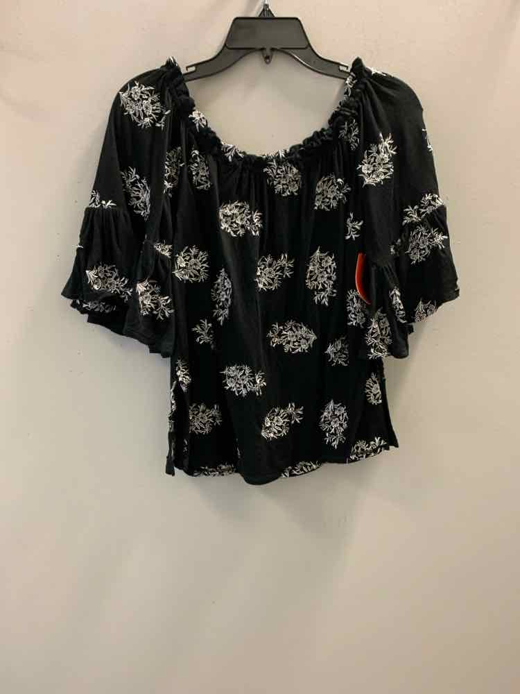 KAREN KANE Tops Size M BLK/WHT Floral SHORT SLEEVES TOP