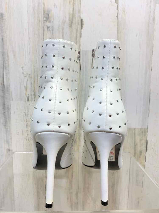 NWT NINE WEST SHOES Shoe Size 8 White STUDS ANKLE BOOT Boots/WHITE STUDDED ANKLE