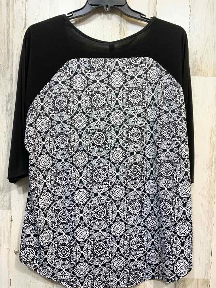 PRE-OWNED PERSEPTION WOMEN/BLACK UPPER YOKE/SLEEVES ORNAMENTAL PRINT 3/4 SLEEVE
