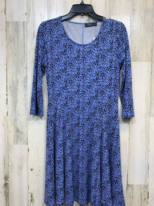 NWT APT. 9 Dresses and Skirts Size M BLK/CORNFLOWER BLU CIRCLES 3/4 LENGTH Dress