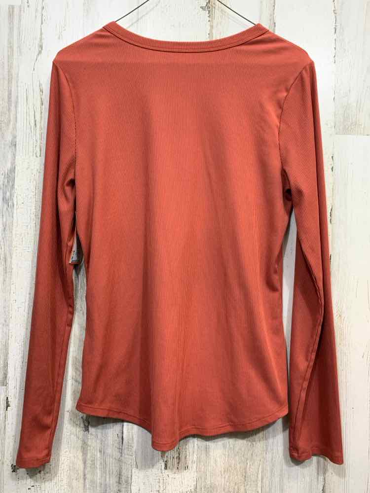 PRE-OWNED NO BOUNDRIES/LONG SLEEVE SCOOP NECK TOP