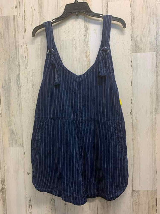 PRE-OWNED Size L AMERICAN EAGLE BOTTOMS DARK BLUE/WHITE VERTICAL STRIPES Romper/