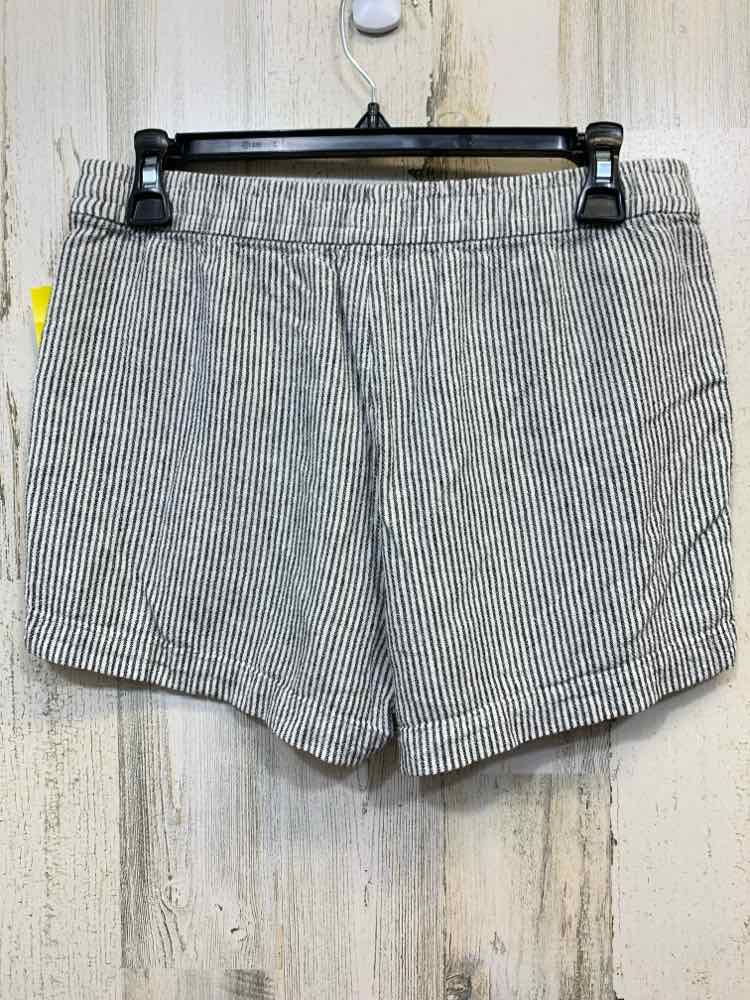 PRE-OWNED Size XS JCREW WHT/BLK Pinstripe Shorts