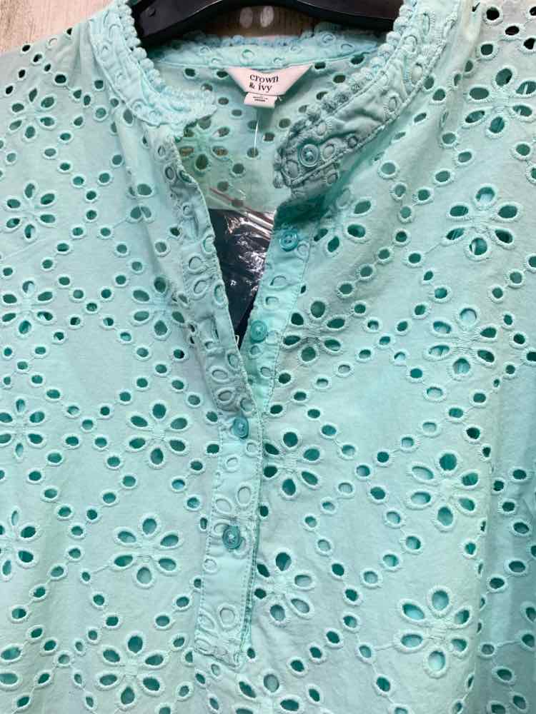 NWT CROWN & IVY Tops Size L AQUA Eyelet SHORT SLEEVES Shirt/AQUA EYELET PATTERN