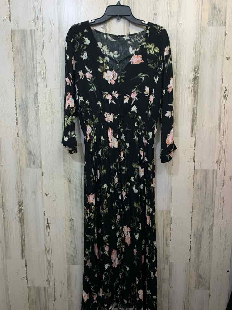 PRE-OWNED Dresses and Skirts Size XXL Black Floral 3/4 SLEEVE Dress