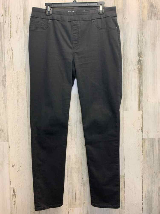 PRE-OWNED CHICOS BOTTOMS Size 10 Black Solid JEANS/BLACK JEANS W/ STRET