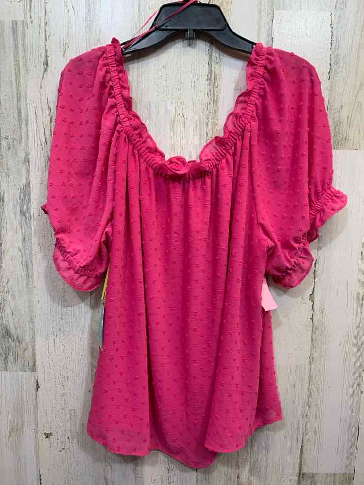NWT CE CE PLUS SIZES Size 2X HOT PINK SWISS DOT SHORT SLEEVES Blouse/HOT PINK SW