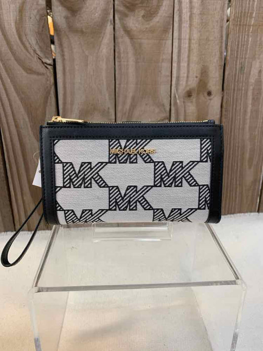 NWT MICHAEL KORS Designer Handbags BLK/BGE BI-FOLD WALLET