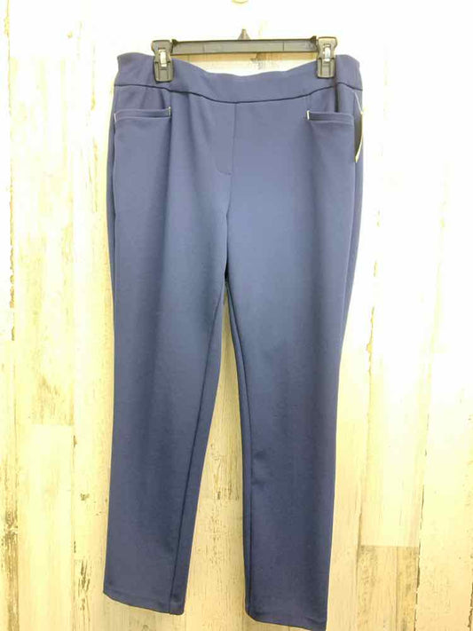 PRE-OWNED Size M CATO BOTTOMS Navy Solid CAPRI Pants/MIDRISE STRETCH WAIST 2 FRO