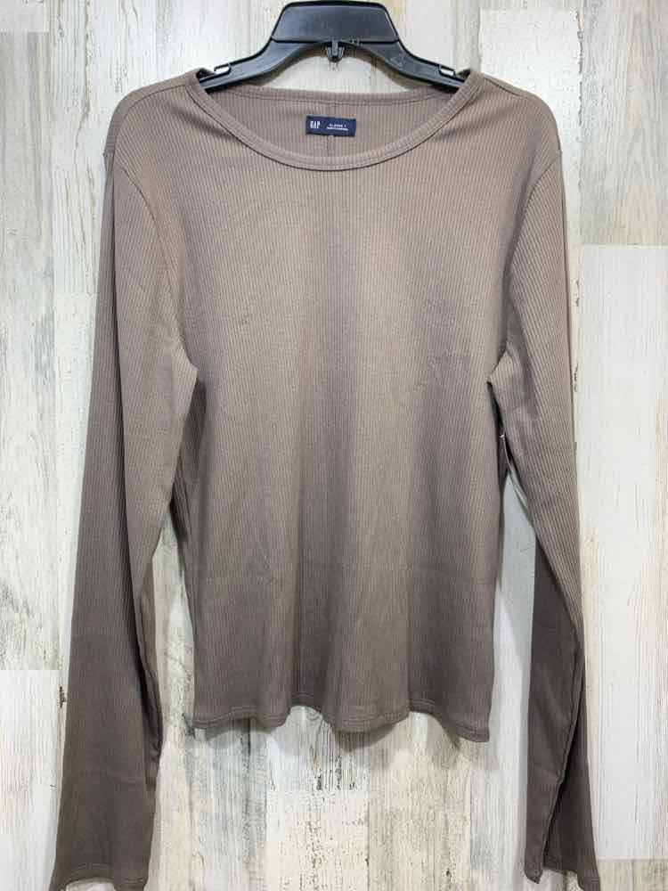 NWT GAP/LONG-SLEEVE SCOOP NECK