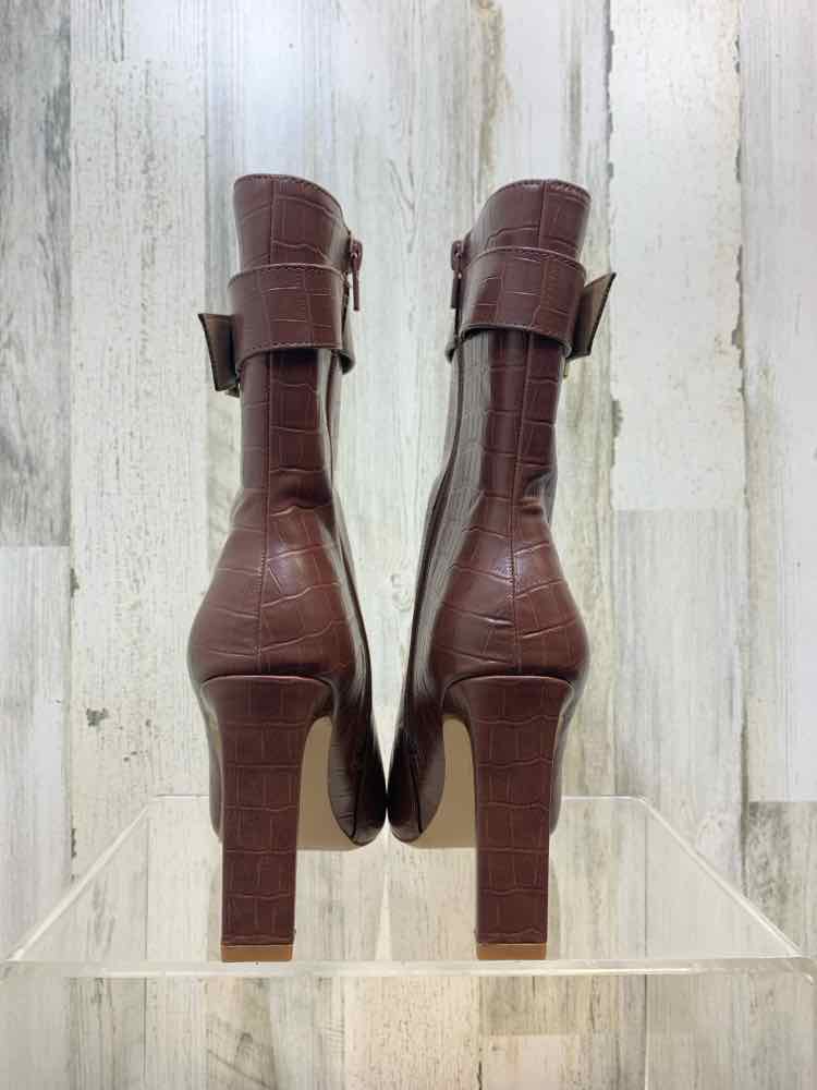 NWT ELANIE BROWN SHOES Shoe Size 8 Brown 8 SNAKE PRINT Shoes/MID BOOT GOLD BUCKL