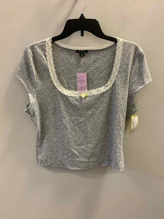 NWT WILD FABLE Tops Size XL Gray SHORT SLEEVES TOP