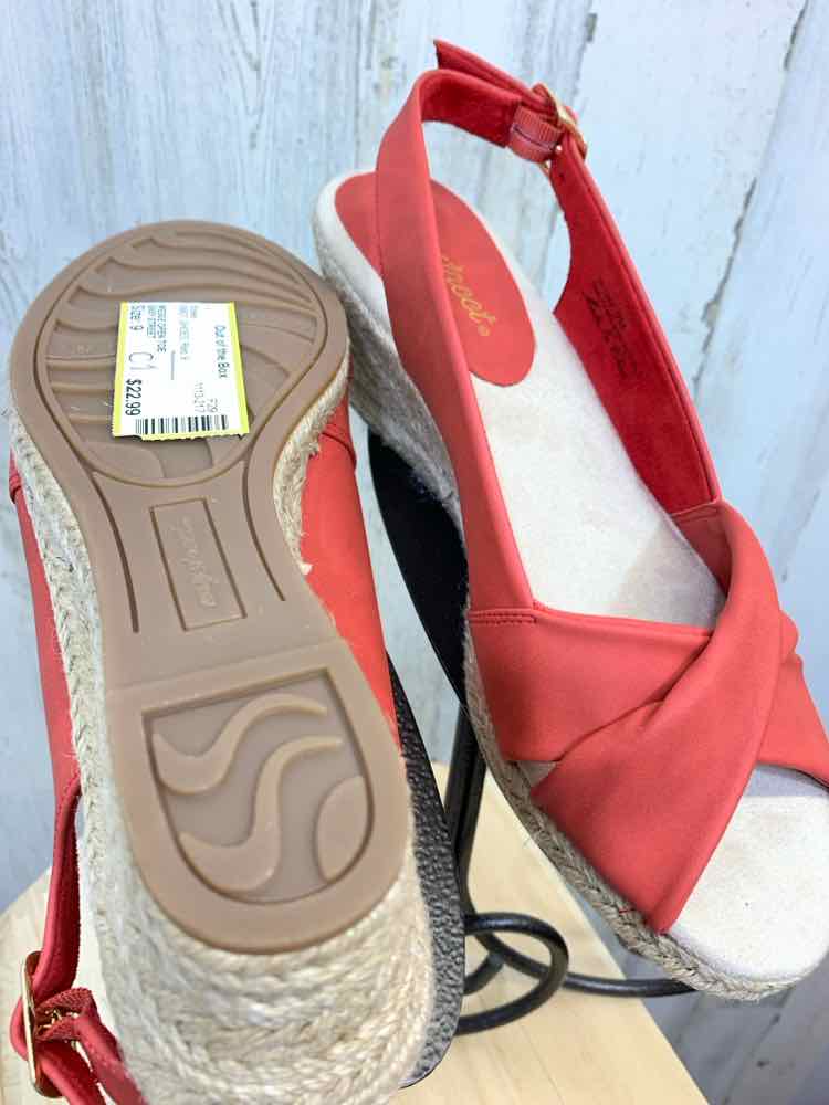 NWOT EASY STREET SHOES Shoe Size 9 Red 9 Shoes
