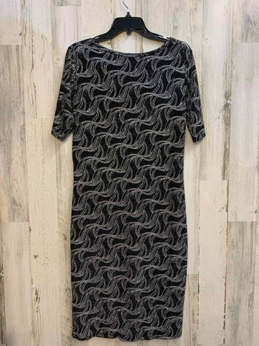 LULAROE Dresses and Skirts Size L BLK/SILVER WAVES SHORT SLEEVES Dress