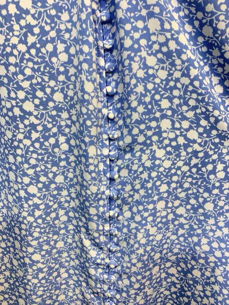 PRE-OWNED MONDAY FUN PLUS SIZES Size 1X WHT/BLU Floral 3/4 SLEEVE/V NECK Blouse