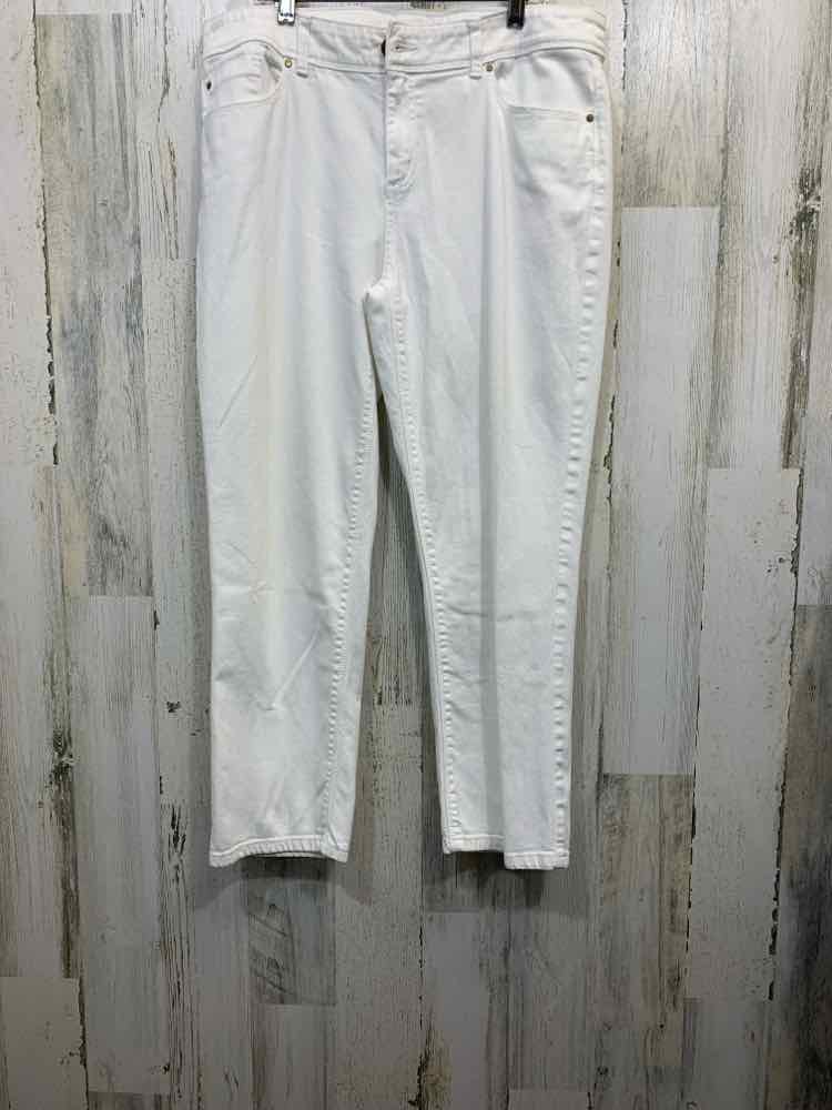 PRE-OWNED Size 1 CHICO'S BOTTOMS White SKINNY CAPRI