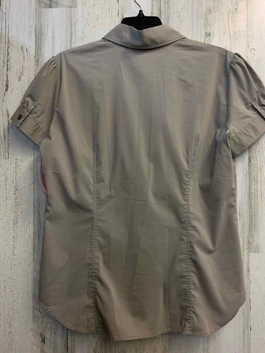 PRE-OWNED NEW YORK & CO Tops Size L Khaki SHORT SLEEVES TOP/1/2 BUTTON COLLAR/CU