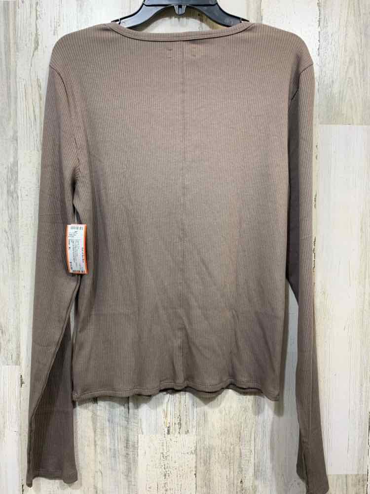 NWT GAP/LONG-SLEEVE SCOOP NECK