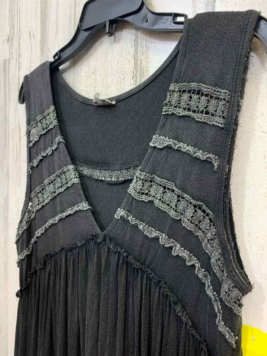 PRE-OWNED POL Size S VINTAGE BLACK SLEEVELESS/LACE TRIM V NECK/BABY DOLL TANK