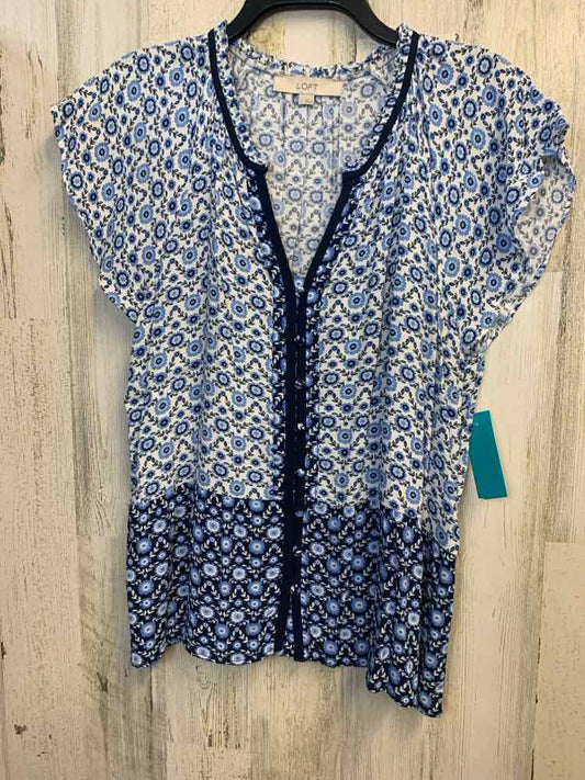LOFT Tops Size L BLU/WHT Floral CAP SLEEVE TOP