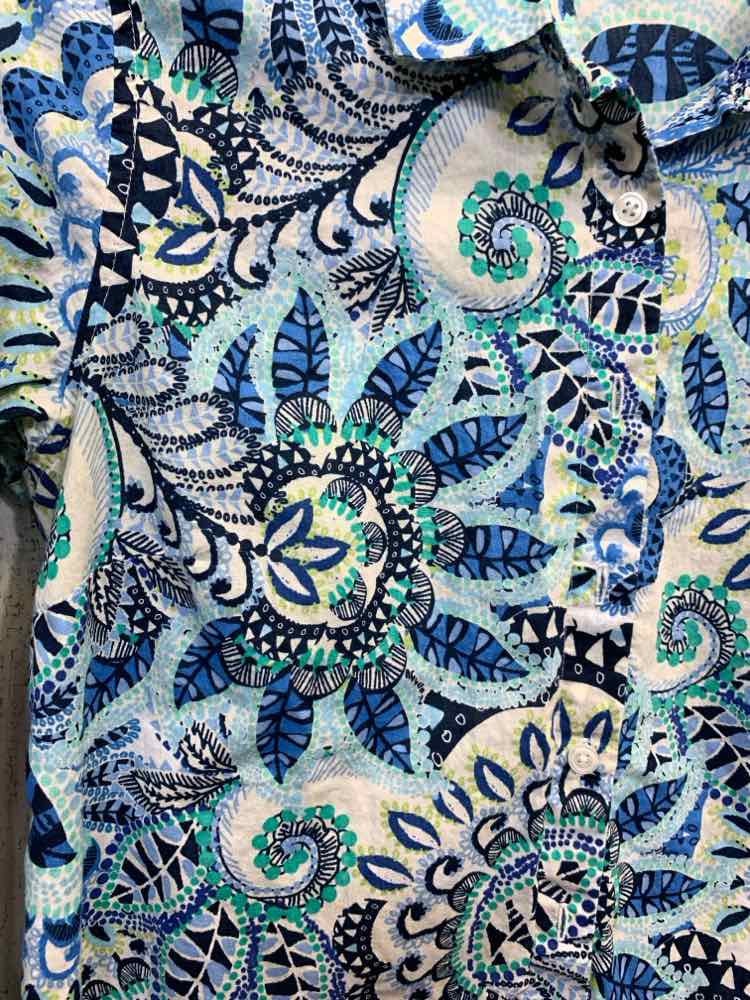 PRE-OWNED VAN HAUSEN Tops Size M BLK/WHT/BLU Floral 3/4 SLEEVE Shirt
