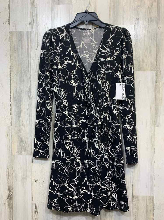 NWT NINE WEST Dresses and Skirts Size XS BLK/WHT ABSTRACT LONG SLEEVE Dress