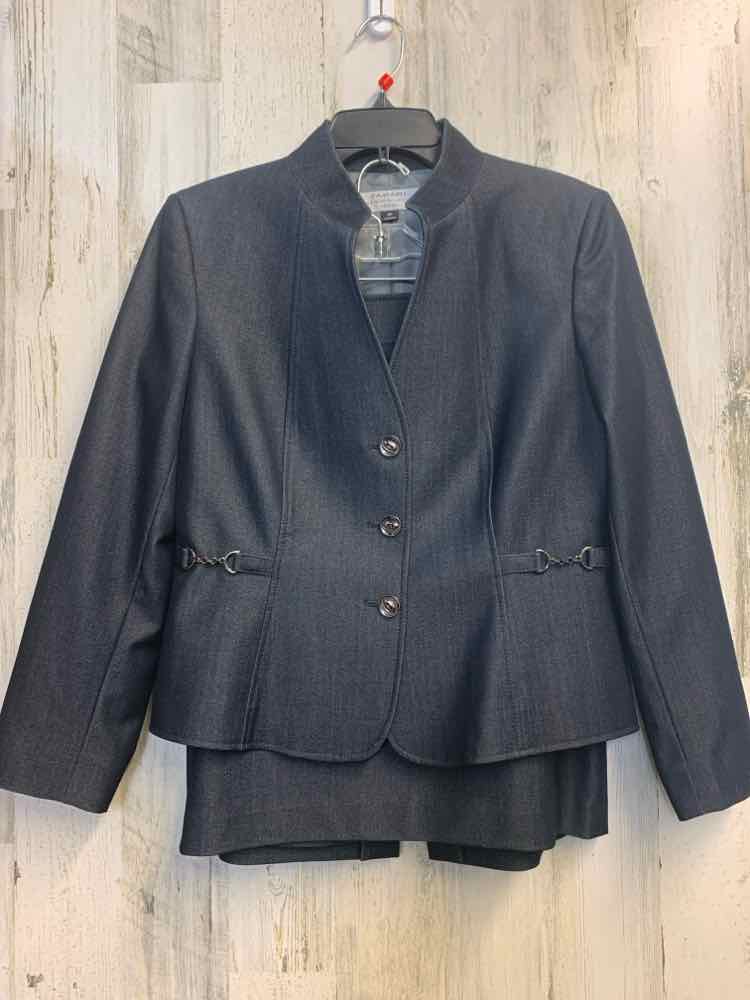 PRE-OWNED TAHARI Dresses and Skirts Size 8P Denim Solid JACKET/SKIRT SUIT TOP