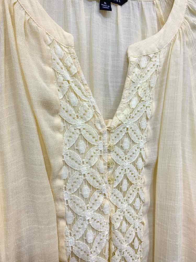 PRE-OWNED ZAC&RACHEL Tops Size XL PASTEL YELLOW LONG SLEEVE Blouse/PASTEL YELLOW