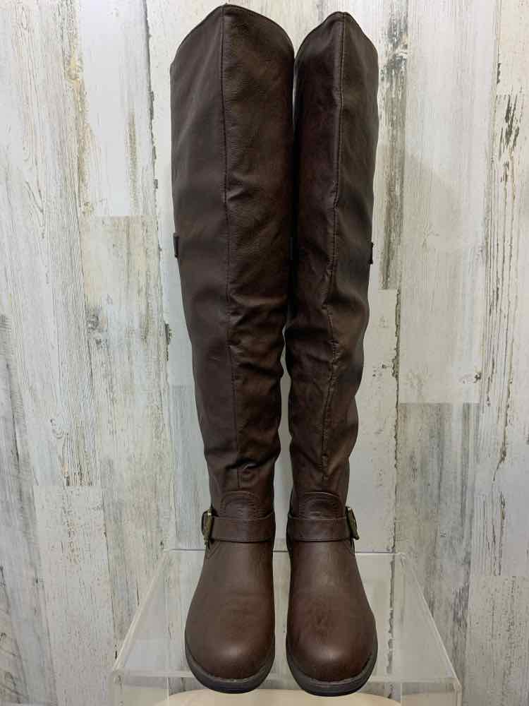 NWT JOURNEE COLLECTION SHOES Shoe Size 6 DARK BRN STUDDED W/BUCKLE Boots