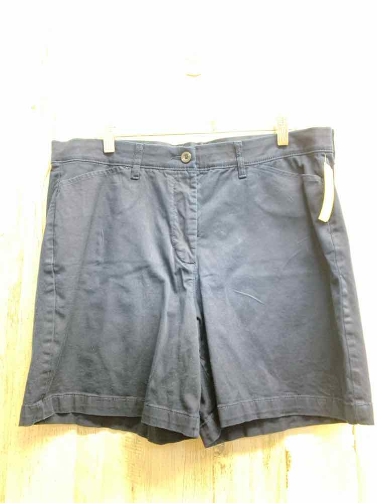 PRE-OWNED Size 16 CROFT & BARROW BOTTOMS NAVY BLUE Solid Shorts