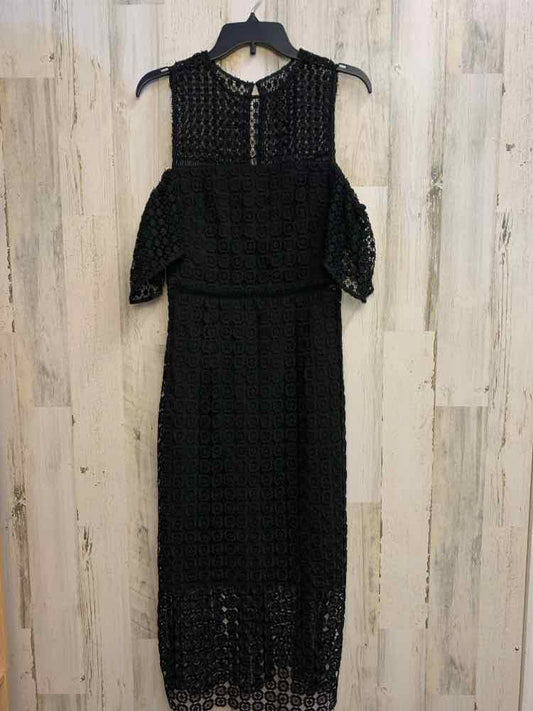 PRE-OWNED CYNTHIA ROWLEY Dresses and Skirts Size 8 Black COLD SHOULDERS Dress