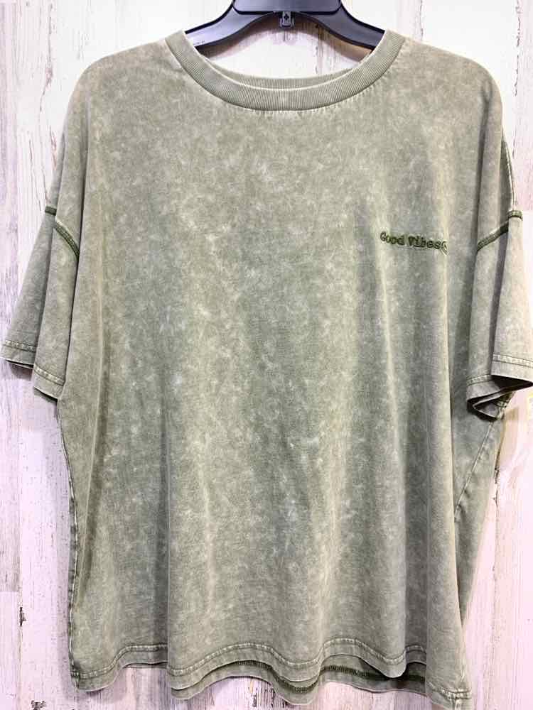 NWT BLU PEPPER Tops Size L ARMY GREEN SHORT SLEEVES T-shirt