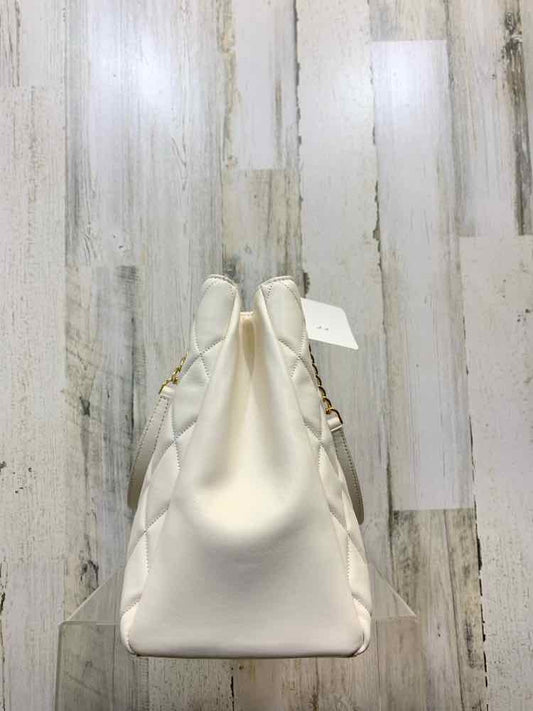 NWT KATE SPADE Cream Size Medium Purse