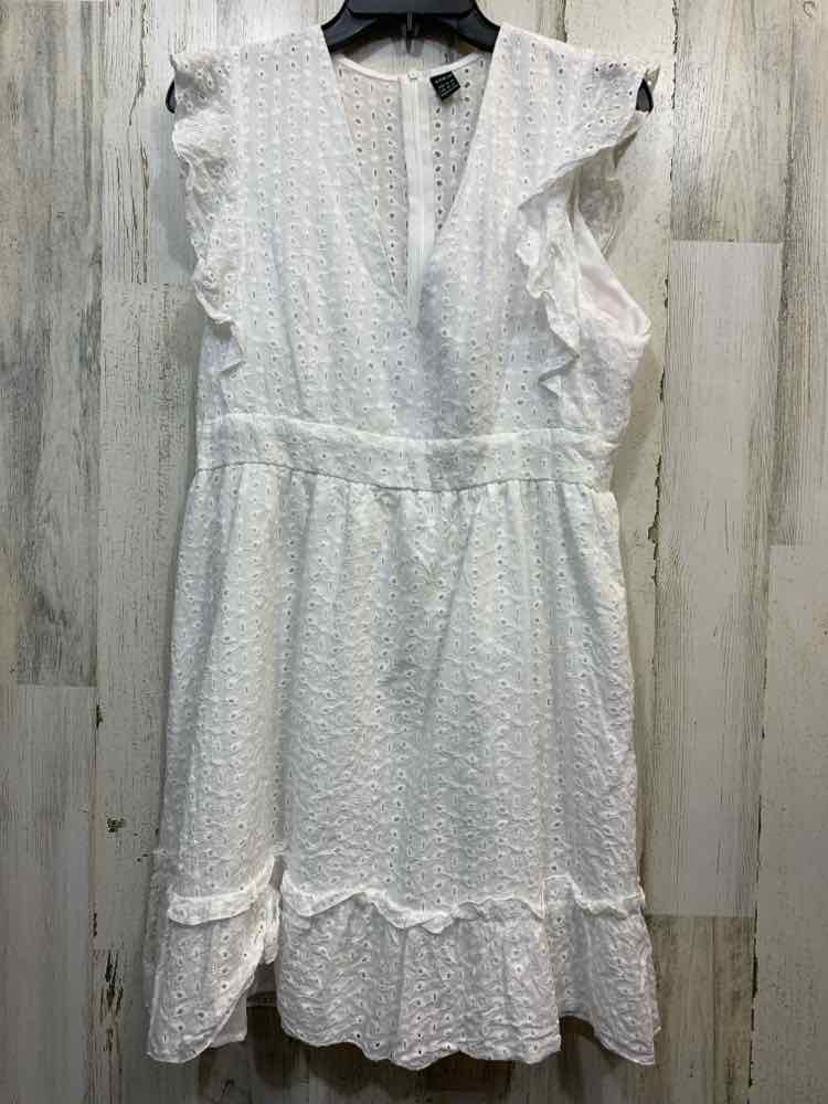 PRE-OWNED SHEIN Dresses and Skirts White A-LINE MIDI/WHITE MIDI A-LINE DRESS