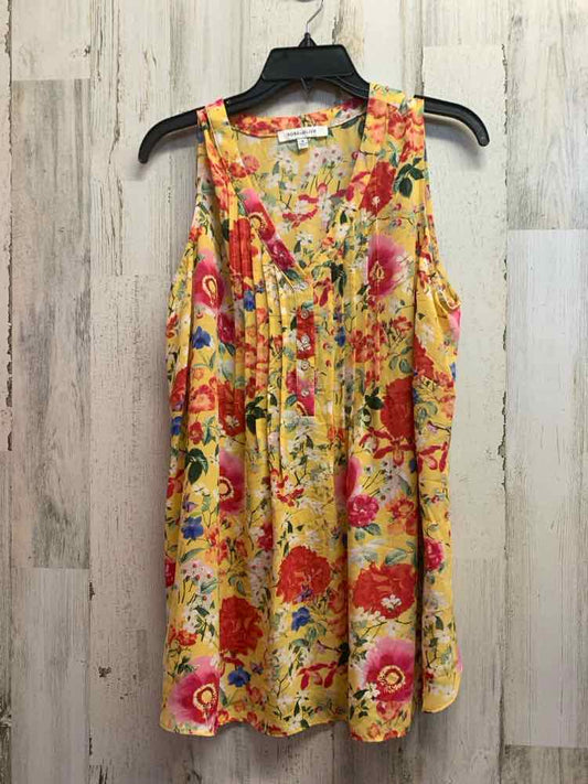 PRE-OWNED ROSE & OLIVE PLUS SIZES Size 1X Yellow Floral SLEEVELESS 1/2 BUTTONS