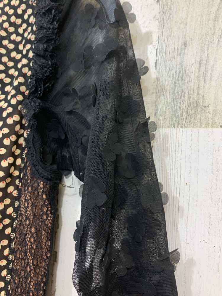 PRE-OWNED BEGUILE Dresses and Skirts Size 0 Black ABSTRACT SHORT SLEEVES Dress