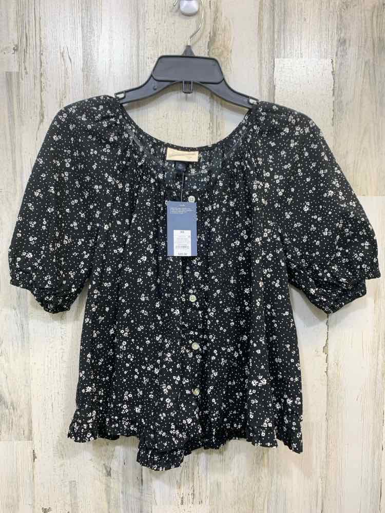 NWT UNIVERSAL THREADS Tops Size XS BLACK/WHITE Floral 3/4 SLEEVE /BUTTON DOWN WI