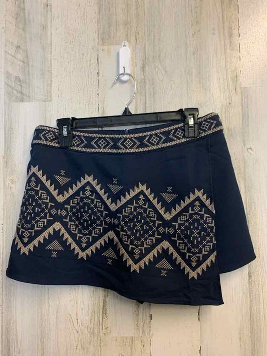 PRE-OWNED Size M SWEET WANDERER BOTTOMS NAVY/TAN TRIANGLE Shorts