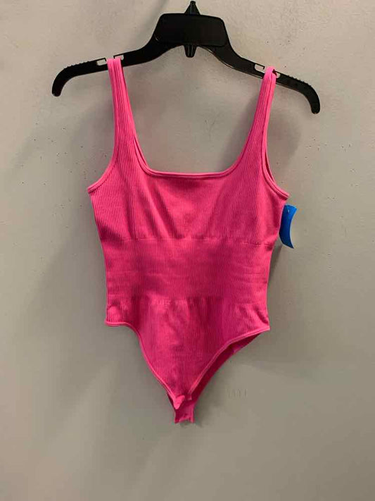 OQQ Activewear Size L Pink