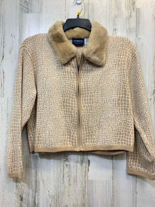PRE-OWNED LIZ CLAIBORNE JACKETS / COATS Size MP TAN/WHT GIRAFFE JACKET Jacket
