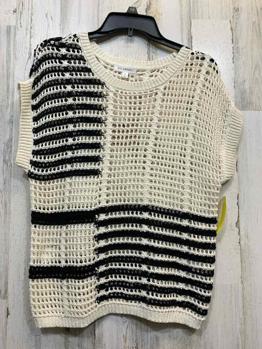 NWT BLUE PEPPER Tops Size S WHITE/BLACK Crochet KNIT SHORT SLEEVES Blouse