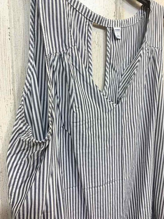 PRE-OWNED OLD NAVY/V-NECK KEYHOLE BACK RELAXED FIT TANK