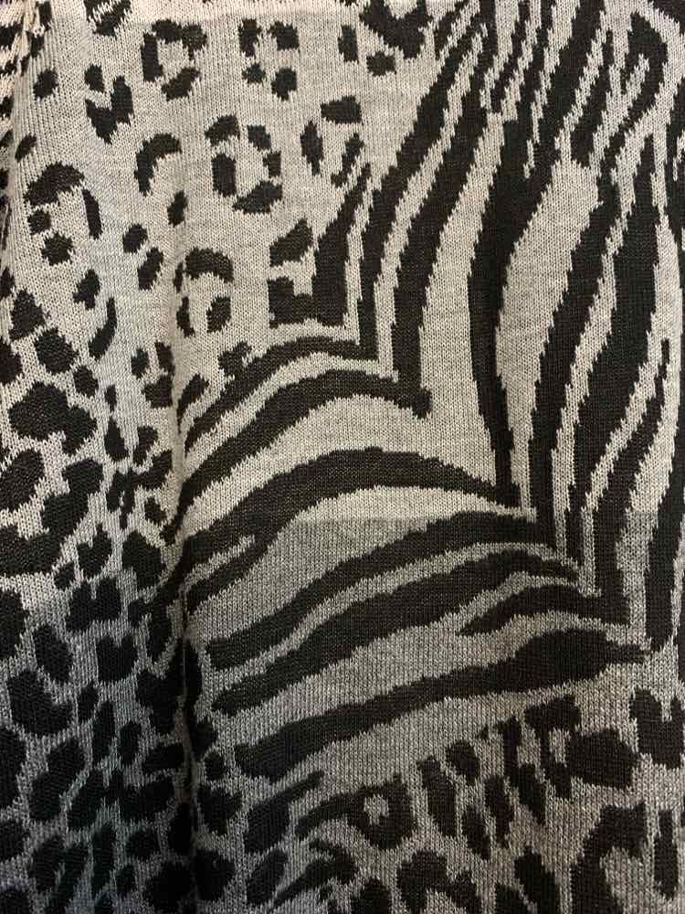 PRE-OWNED ALFRED DUNNER Tops Size L BLK/GRAY Animal Print 3/4 SLEEVE TOP/STUDDED