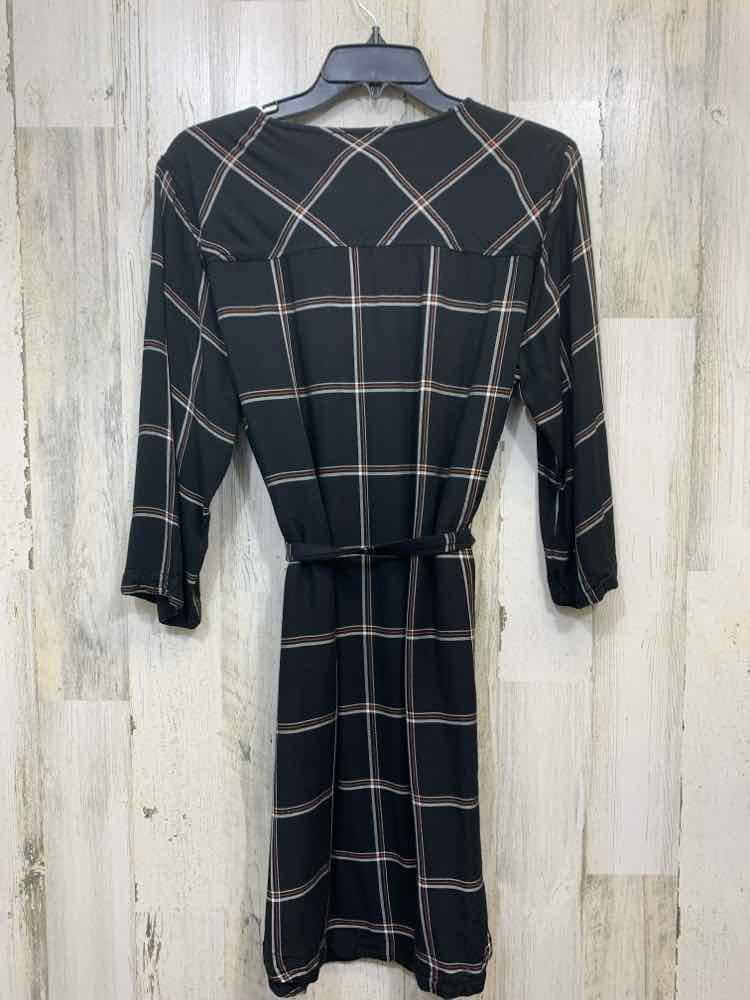 PRE-OWNED A.N.D EAWY Dresses and Skirts Size M BLK/BRN/WHT Checkered Dress/V CUT