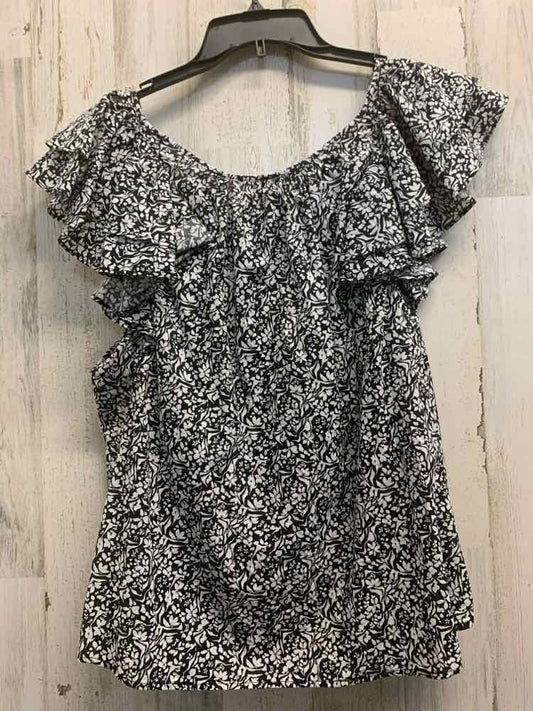 NWT UNIVERSAL THREADS Tops Size XL BLACK/WHITE Floral RUFFLE Shirt/BLACK/WHITE F
