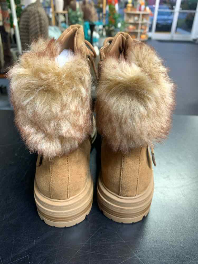 NWT SUN & STONE SHOES Shoe Size 8.5 Brown ANKLE BOOTS BUCKLE FRONT ORLENAAF FUR