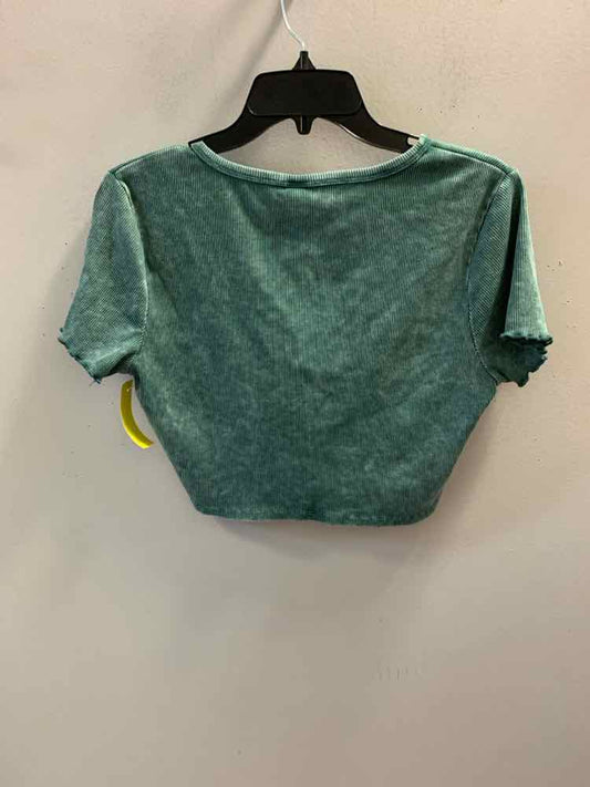 NWT WILD FABLE Tops Size L Green CROP TOP
